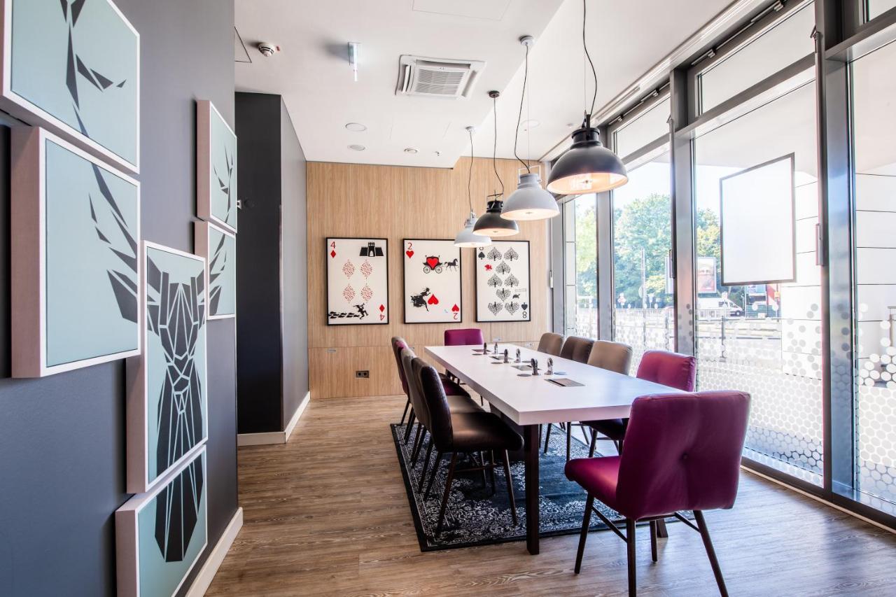 Premier Inn Koeln City Sued Bagian luar foto