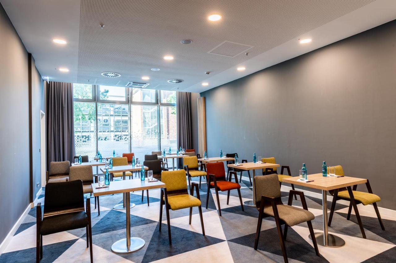 Premier Inn Koeln City Sued Bagian luar foto
